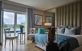 Moycarn Lodge & Marina